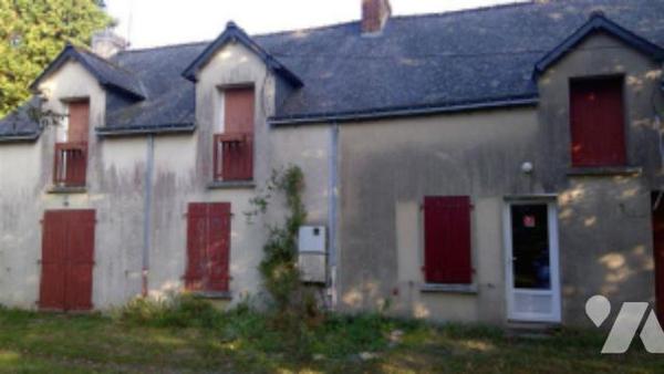 Maison en pierre à rénover près de Guémené, 2 logements, fort potentiel locatif.