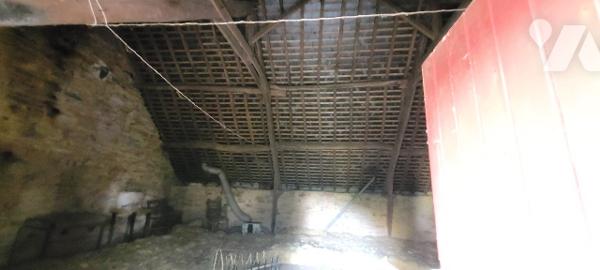 Maison en pierre à rénover près de Guémené, 2 logements, fort potentiel locatif.