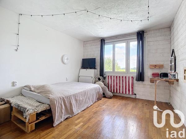 Maison 8 pièces de 198 m² à Rozay-en-Brie (77540)