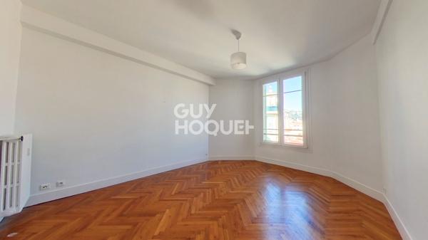 NICE CENTRE? - 3 PIÈCES DE BELLE SURFACE, ÉTAGE ÉLEVÉ, ASCENSEUR, BALCON, GARAGE EN OPTION