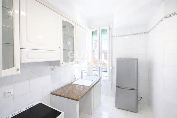 NICE CENTRE? - 3 PIÈCES DE BELLE SURFACE, ÉTAGE ÉLEVÉ, ASCENSEUR, BALCON, GARAGE EN OPTION