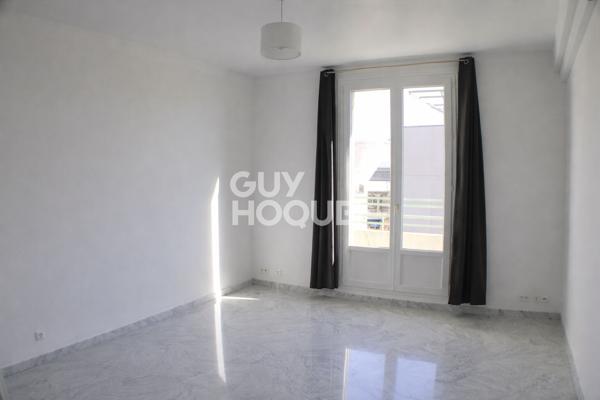 NICE CENTRE? - 3 PIÈCES DE BELLE SURFACE, ÉTAGE ÉLEVÉ, ASCENSEUR, BALCON, GARAGE EN OPTION