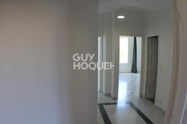 NICE CENTRE? - 3 PIÈCES DE BELLE SURFACE, ÉTAGE ÉLEVÉ, ASCENSEUR, BALCON, GARAGE EN OPTION