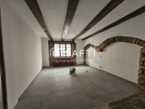 Immeuble avec 2 T1 et 1 T2, à rénover.