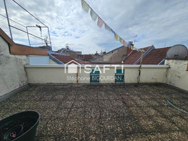 Immeuble avec 2 T1 et 1 T2, à rénover.