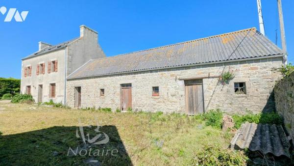 Plouescat - A 500m des plages, beau corps de ferme à fort potentiel
