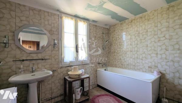 Plouescat - A 500m des plages, beau corps de ferme à fort potentiel