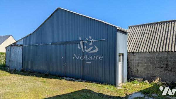 Plouescat - A 500m des plages, beau corps de ferme à fort potentiel