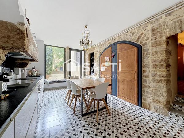 SUPERBE MAISON DE MAITRE AVEC JARDIN