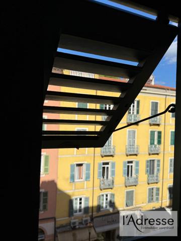 Appartement de caractère - deux pièces - prestations de qualité - centre ville