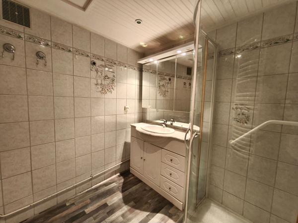 Appartement Nevers avec cour privative, ancien, charme, fonctionnalité, 2 chambres proche centre-ville,