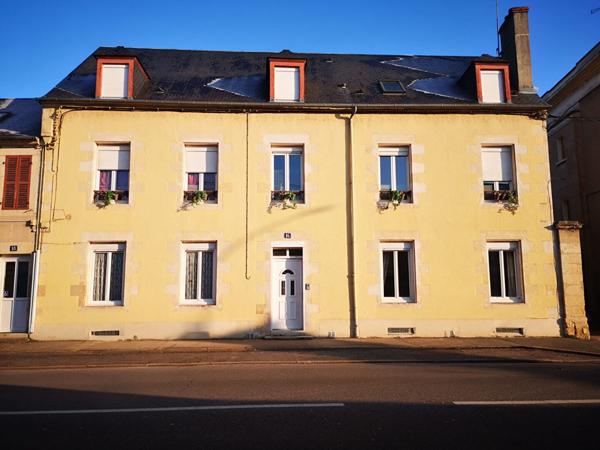 Appartement Nevers avec cour privative, ancien, charme, fonctionnalité, 2 chambres proche centre-ville,