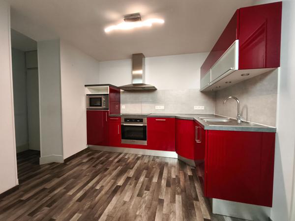 Appartement Nevers avec cour privative, ancien, charme, fonctionnalité, 2 chambres proche centre-ville,