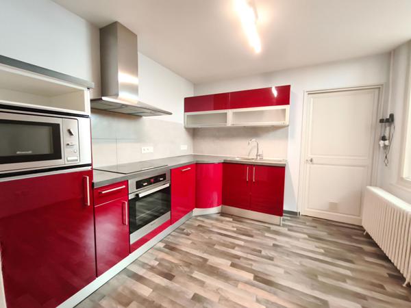 Appartement Nevers avec cour privative, ancien, charme, fonctionnalité, 2 chambres proche centre-ville,