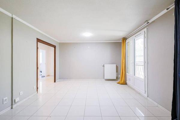 Appartement 3 pièces                                        - 38100 Grenoble Réf : 5331