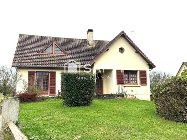 Pavillon familial avec dépendances à Auvers