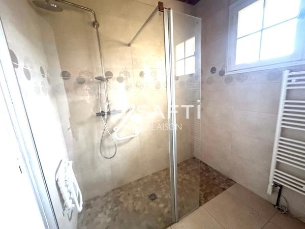 Pavillon familial avec dépendances à Auvers