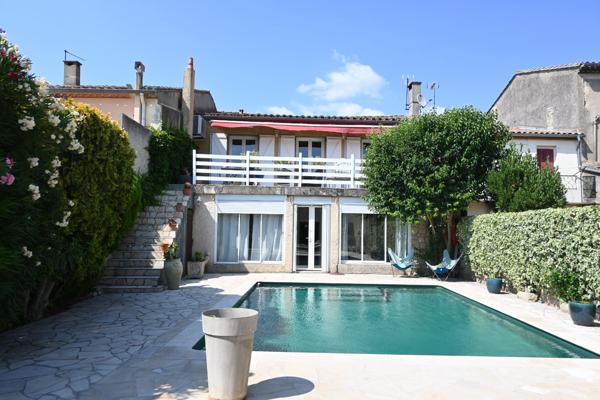 Maison de caractère avec piscine et doubles garages quartier Pasteur