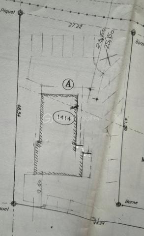 Terrain commercial de 1 413 m²