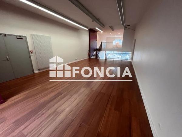À vendre Local commercial 250 m² - Niort 79000