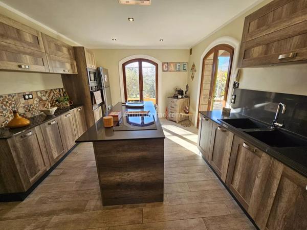 Vente Villa 5 pièces 135 m2 à Trans-en-Provence