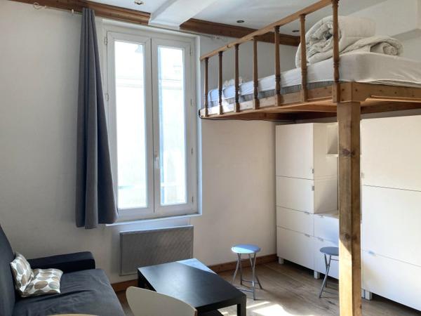 Location / Autre à Avignon (84000)