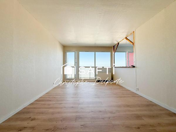 Dernier étage rénové avec ascenseur et vue mer