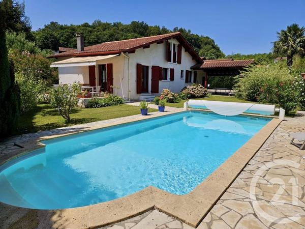 Maison à vendre  12 pièces - 200 m 2   URRUGNE  - 64