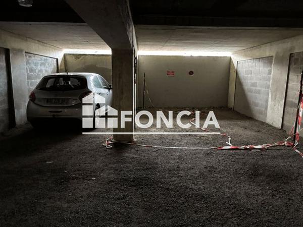 Location Parking 15 m² - Caen 14000