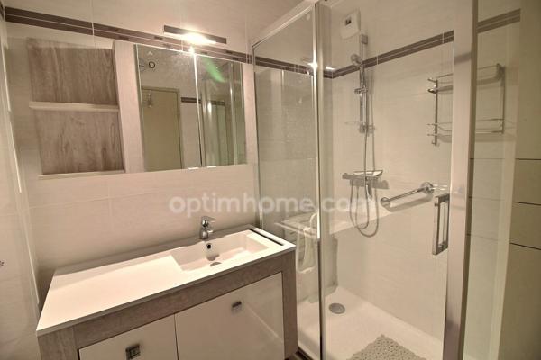 Appartement 4 pièces de 71 m2 avec balcon, box et cave à vendre à POISSY (78)