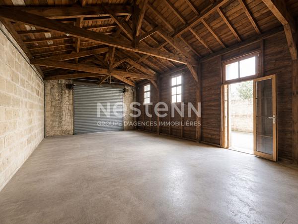 Garage/Atelier barrière Saint-Genès de 86 m2 au sol 4,5m HSP. parcelle de 100m2