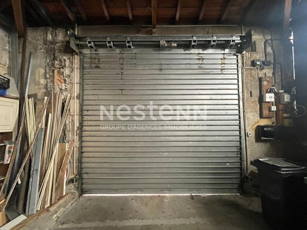Garage/Atelier barrière Saint-Genès de 86 m2 au sol 4,5m HSP. parcelle de 100m2