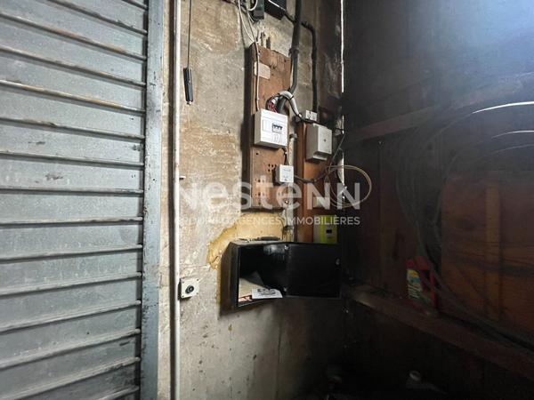 Garage/Atelier barrière Saint-Genès de 86 m2 au sol 4,5m HSP. parcelle de 100m2