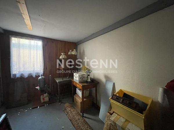 Garage/Atelier barrière Saint-Genès de 86 m2 au sol 4,5m HSP. parcelle de 100m2