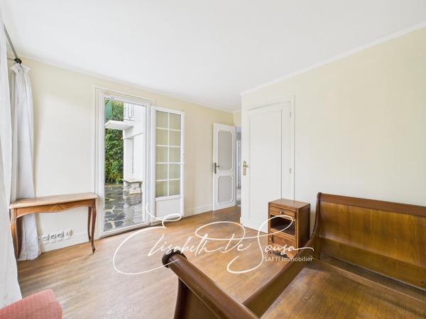 Maison de 153 m2 carrez, 233 m2 au sol, proche T9 et futur métro