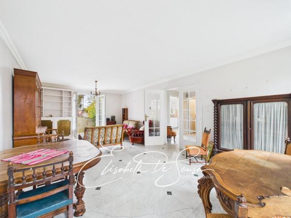 Maison de 153 m2 carrez, 233 m2 au sol, proche T9 et futur métro