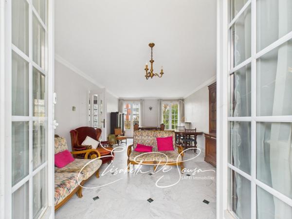 Maison de 153 m2 carrez, 233 m2 au sol, proche T9 et futur métro