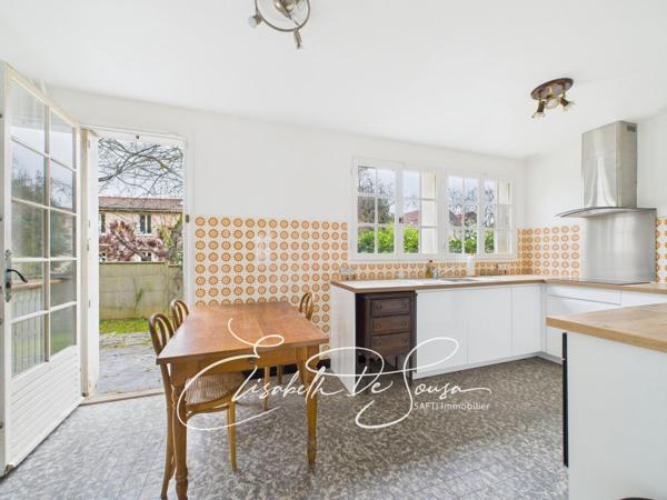 Maison de 153 m2 carrez, 233 m2 au sol, proche T9 et futur métro