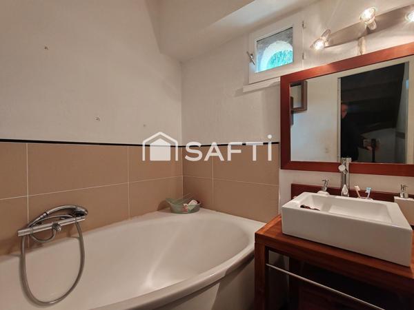 Maison de 170M2 ,6 pièces ,terrain de 1000M2