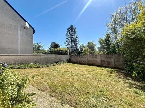 SOUS-OFFRE CENTRE-VILLE, DPE C, cet appartement bénéficie d'un environnement paisible et résidentiel, PLACE DE PARKING ET BOX