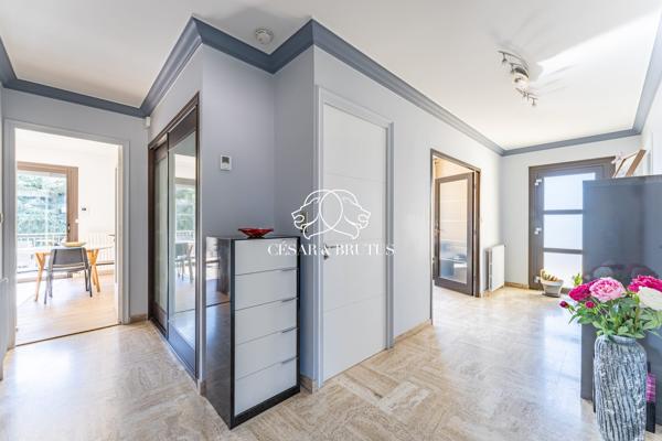 Maison familiale avec espaces indépendants et beau potentiel d’aménagement