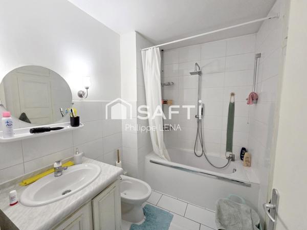 Grand F3, résidence bien tenue, loué à retraités