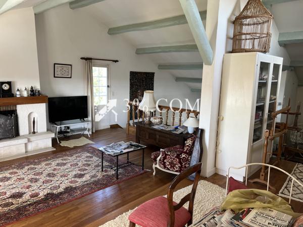 Villa 7 pièce(s) 4 chambre(s) 246 m²