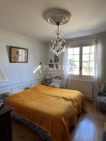 Villa 7 pièce(s) 4 chambre(s) 246 m²