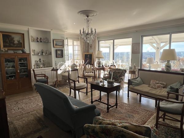 Villa 7 pièce(s) 4 chambre(s) 246 m²