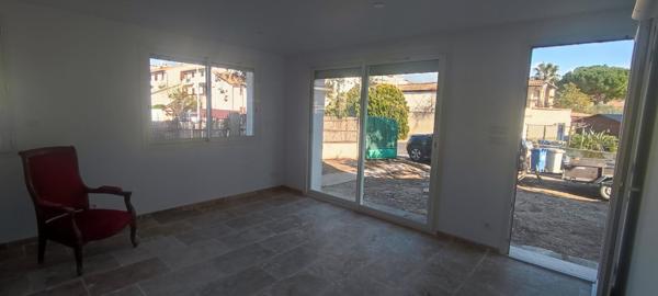 T3 neuf, environ 51M2, jardin, 2 parking, au Grau-du-Roi,