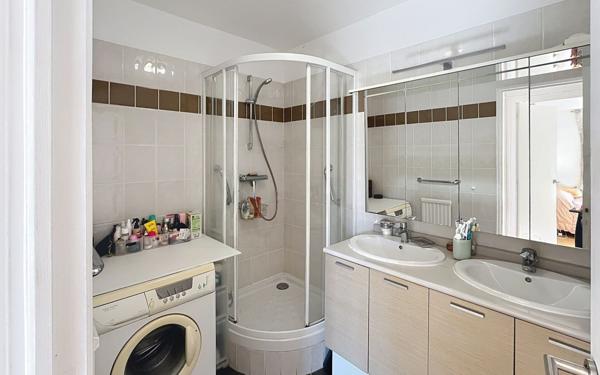 Appartement à vendre    3 pièces • 70 m2 Paris 14