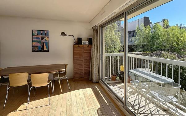 Appartement à vendre    3 pièces • 70 m2 Paris 14