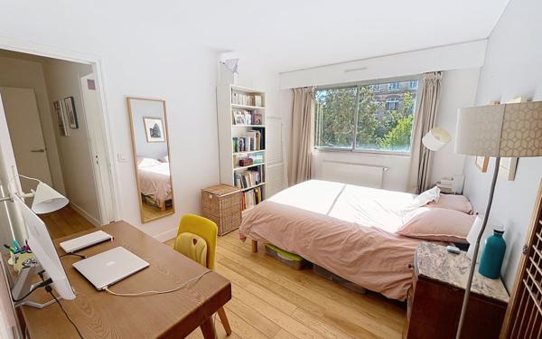 Appartement à vendre    3 pièces • 70 m2 Paris 14