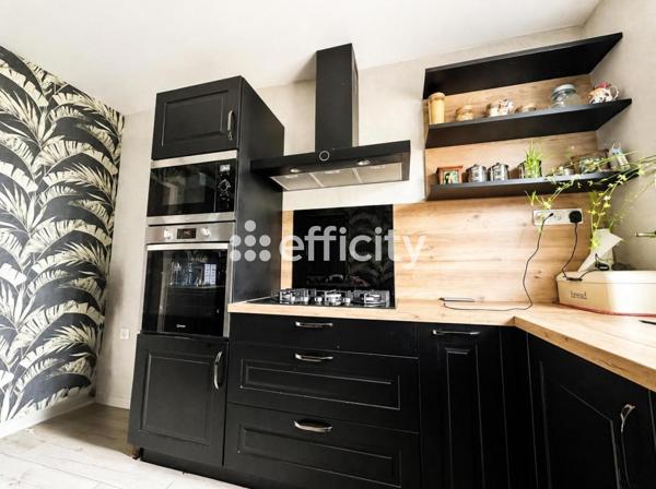 Maison
         5 pièces
        - 123 m² 290 000 € *